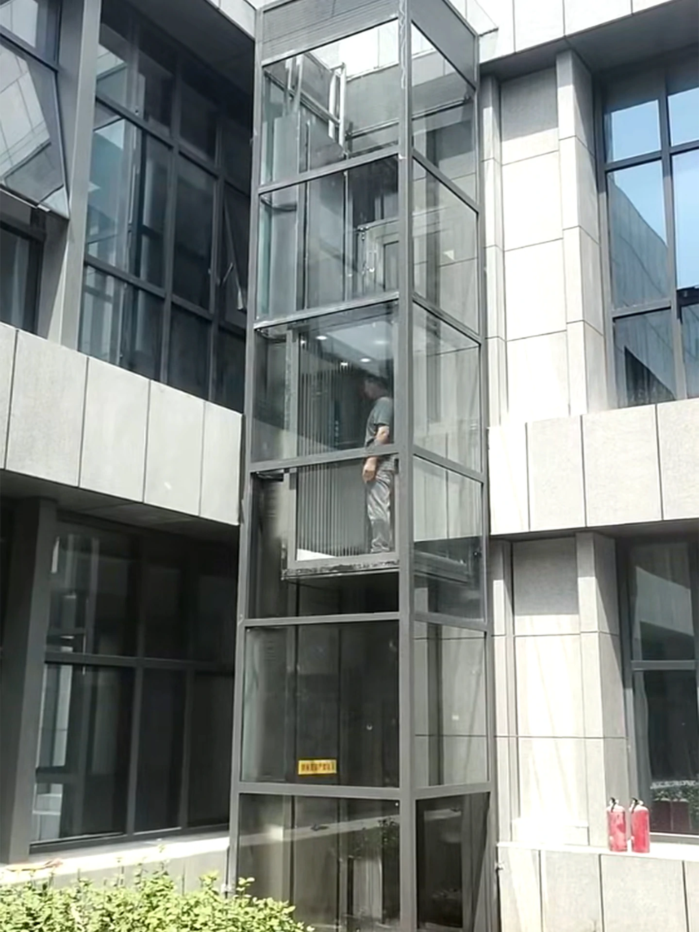 case- 6 person passenger elevato