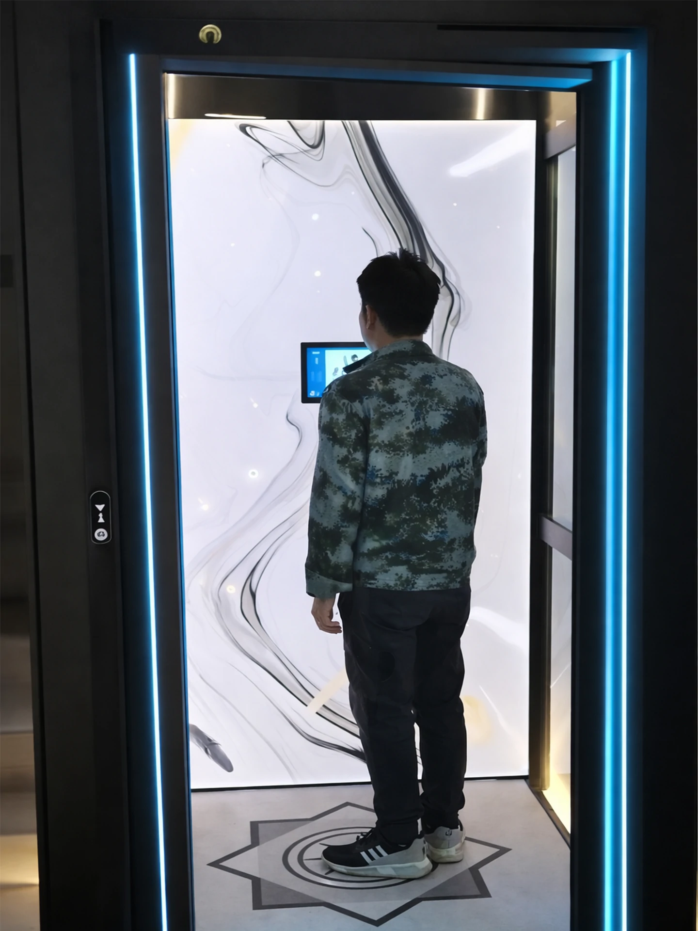 case- 6 person passenger elevato