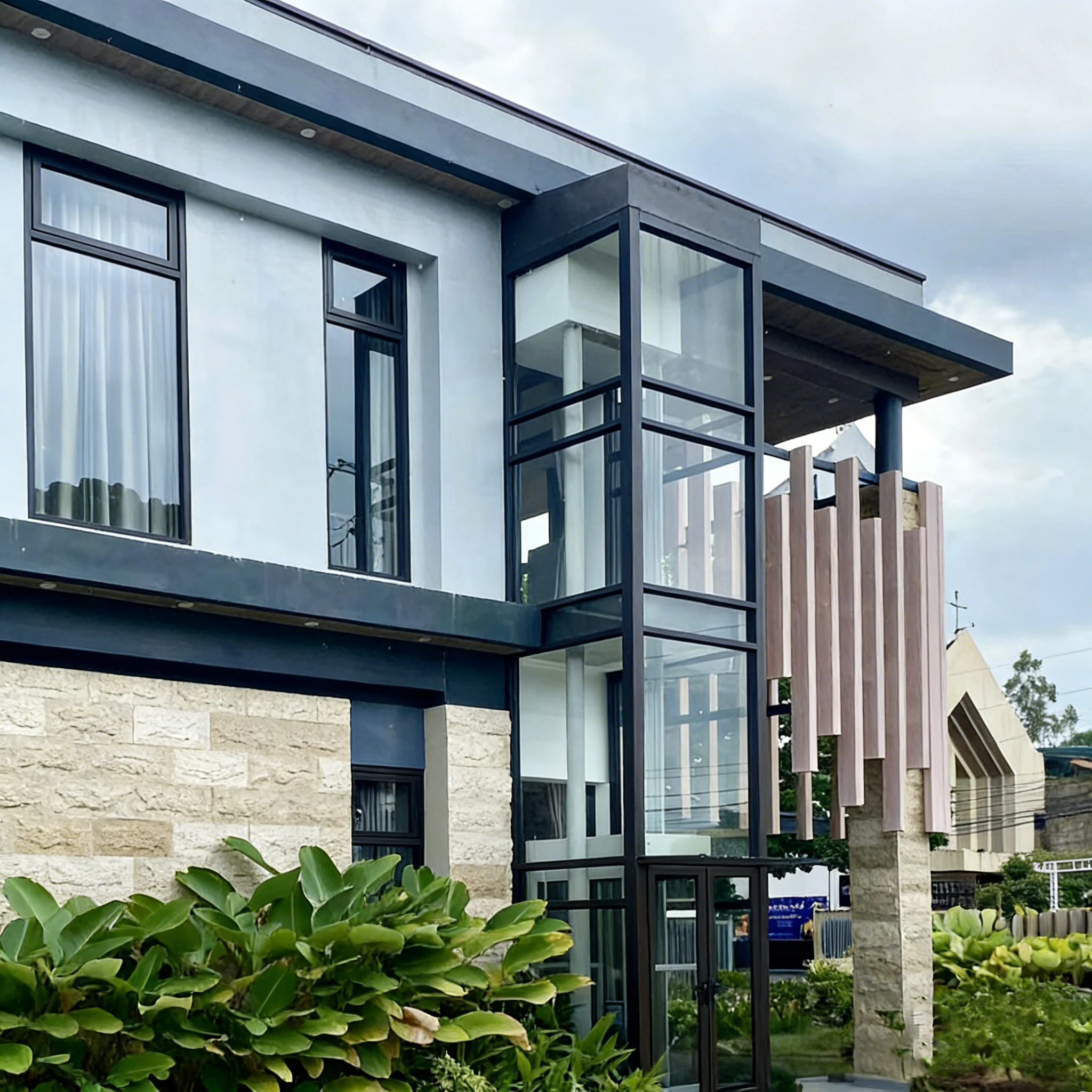 Outdoor Single Person Lifts