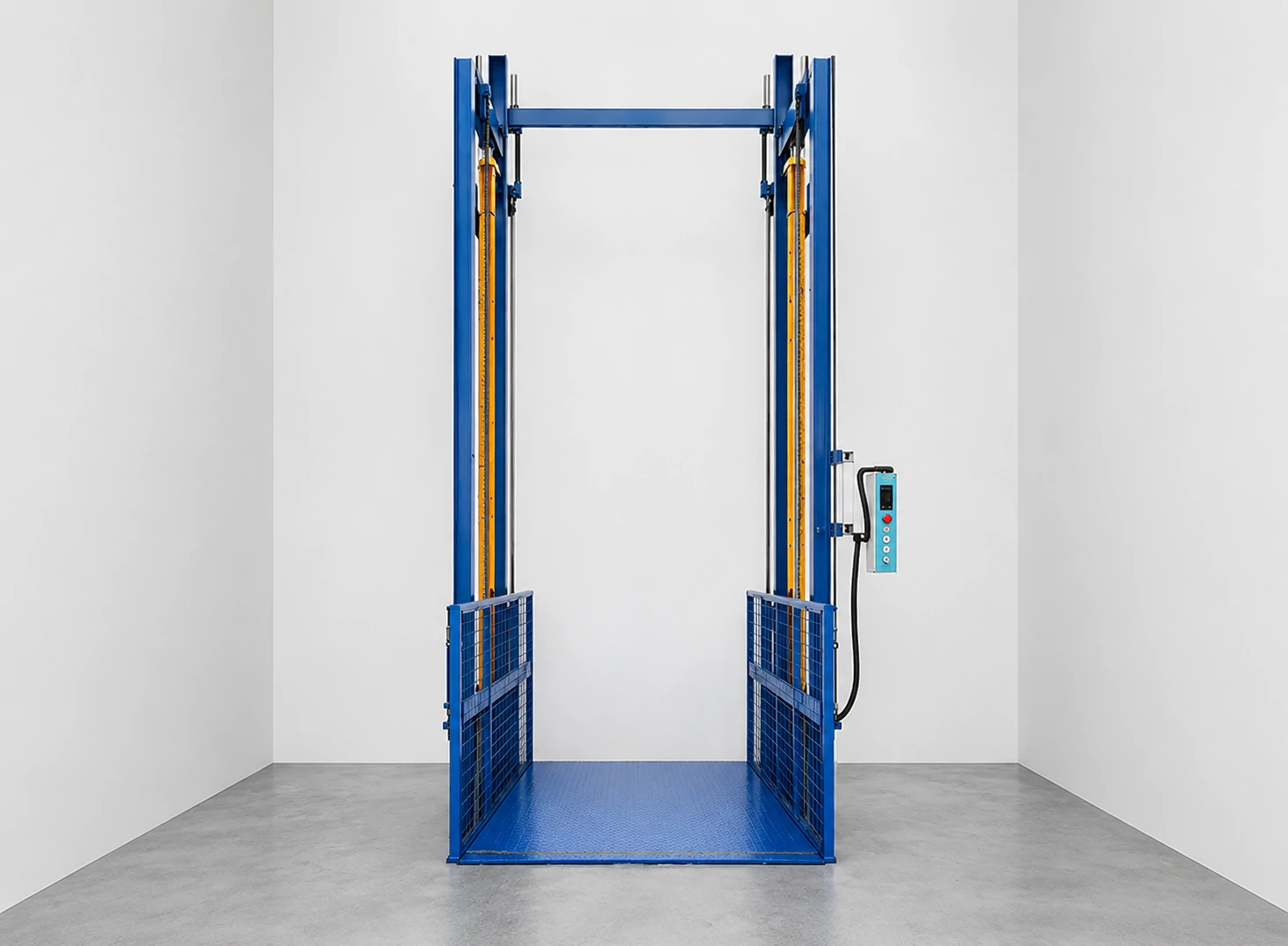 Anterlift--Cargo Lift