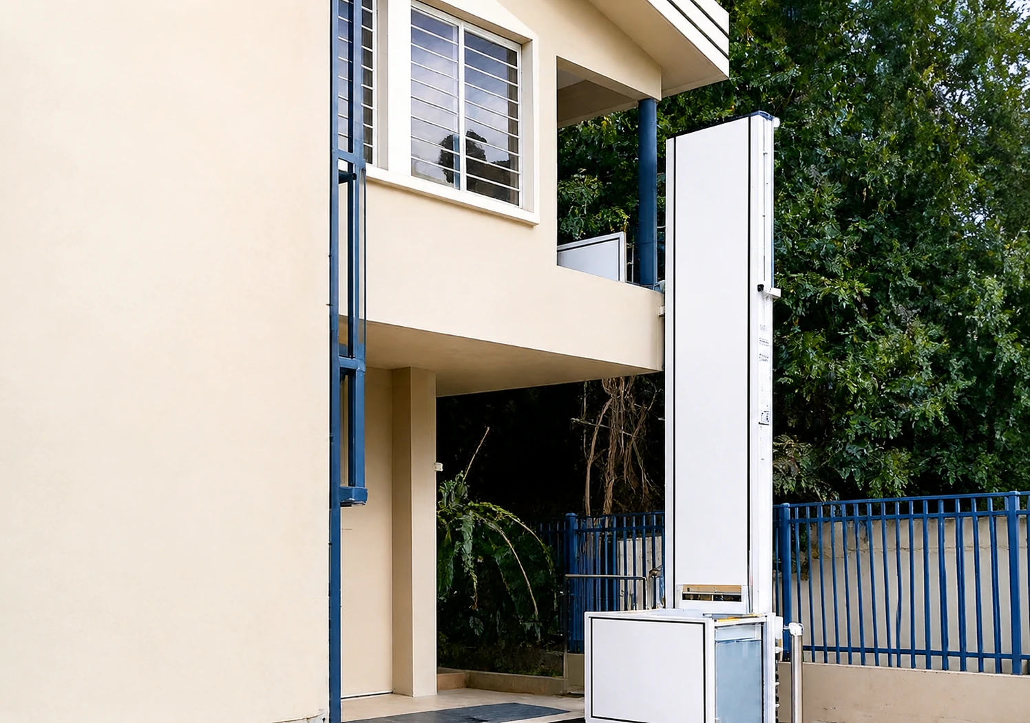 Anterlift--Vertical Platform Lift